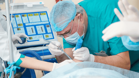 "Азов" предлагает работу анестезиологам — сколько платят - 285x160