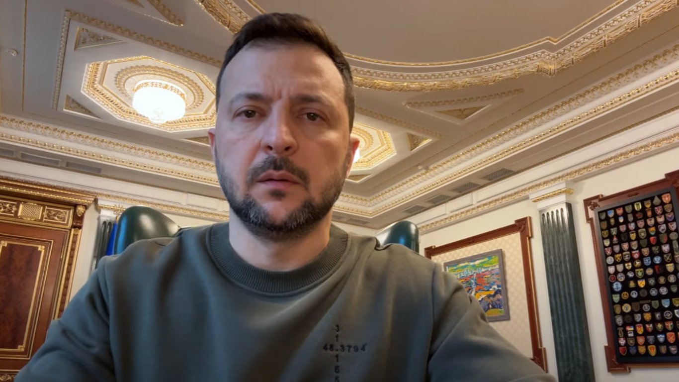 Зеленський у своєму зверненні відреагував на підписання Байденом закону про допомогу Україні