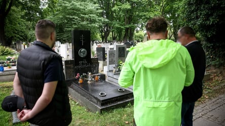 Поліція Кракова не вбачає націоналістичного мотиву у нарузі над могилою Лепкого - 290x166