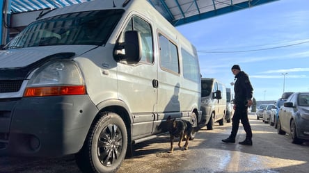 На КПП часами стоят сотни машин — очереди на границе Украины - 285x160