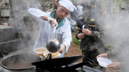 Азовці розшукують кулінарного майстра — гідні умови праці - 290x160