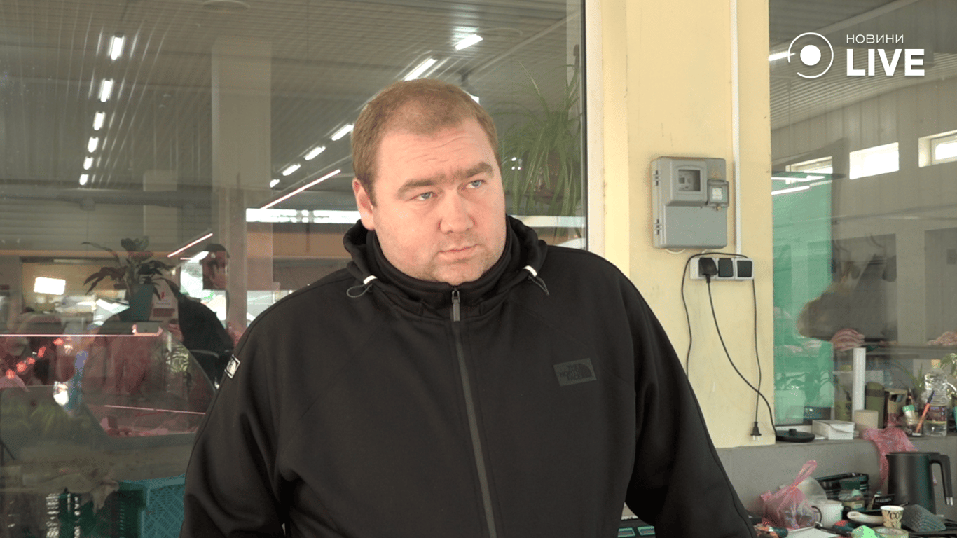 Продавець Євген про вартість фруктів 