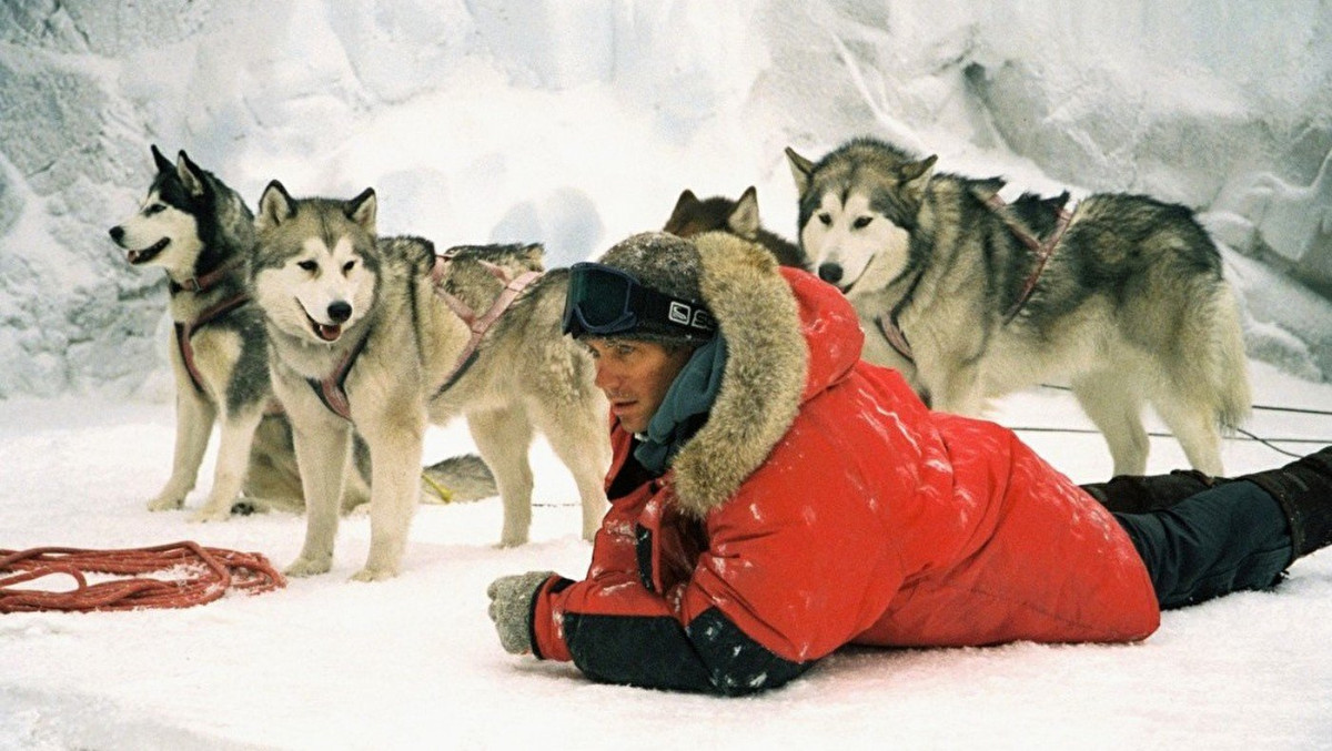 Сцена из приключенческого фильма "Белый плен"