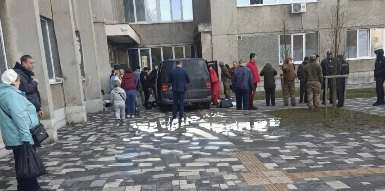 Bбивcтвo вiйcькoвoгo TЦK у Львoвi