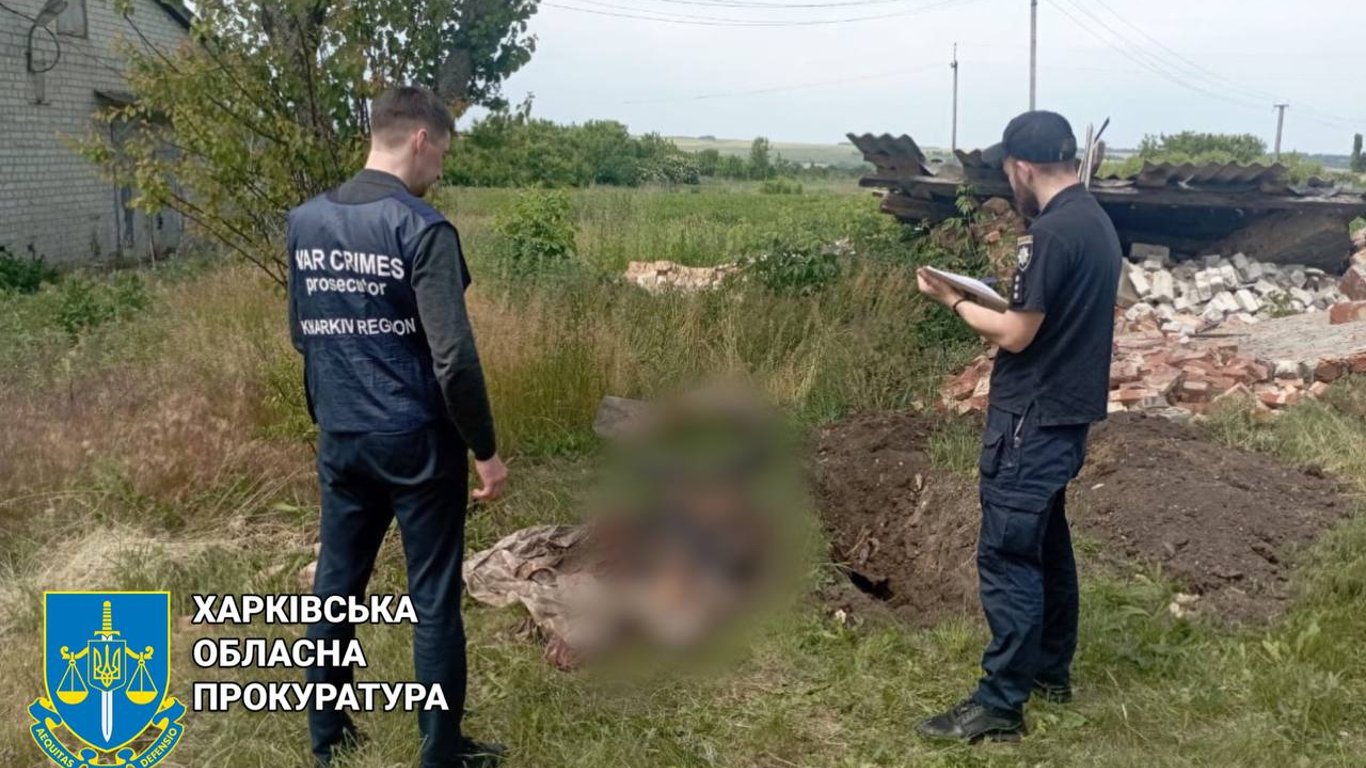 В Харьковской области эксгумировали тело жертвы российской агрессии: мужчину похоронили на лужайке