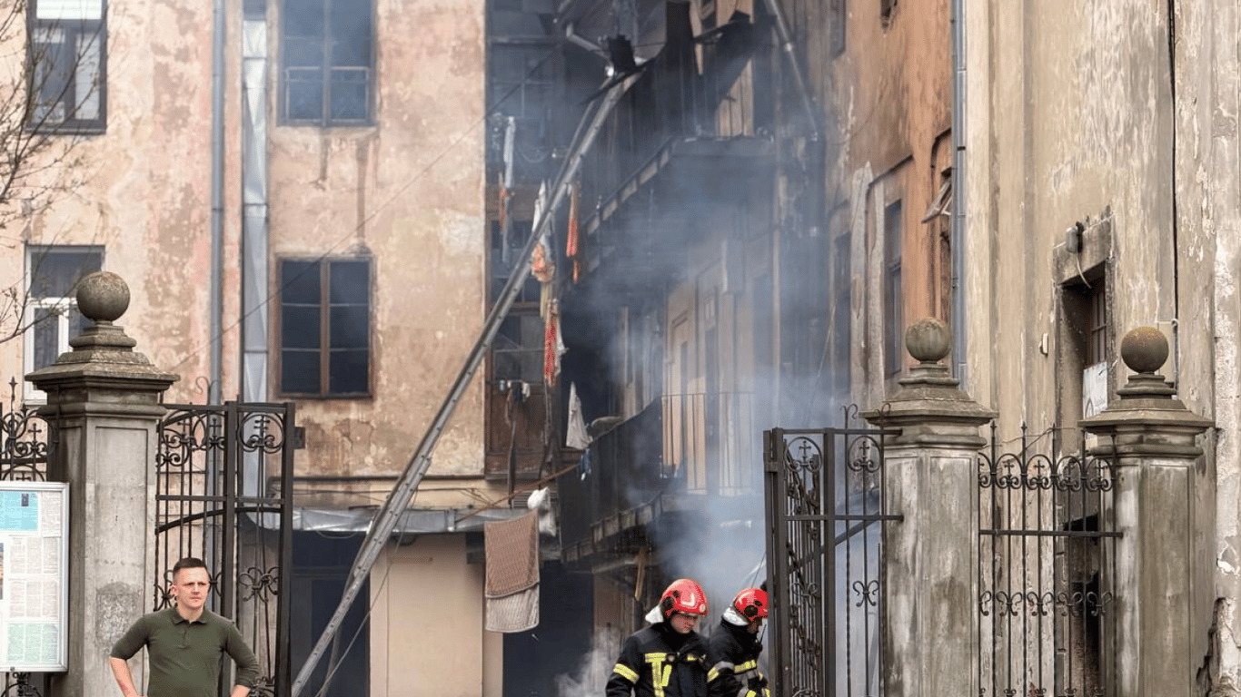 Атака РФ на Львів: кількість постраждалих зросла до 13 людей