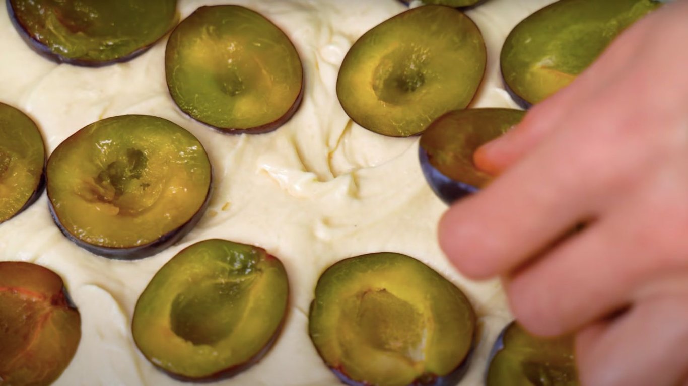 пиріг зі сливами