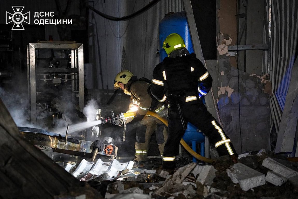 Удар російських дронів по Чорноморську на Одещині