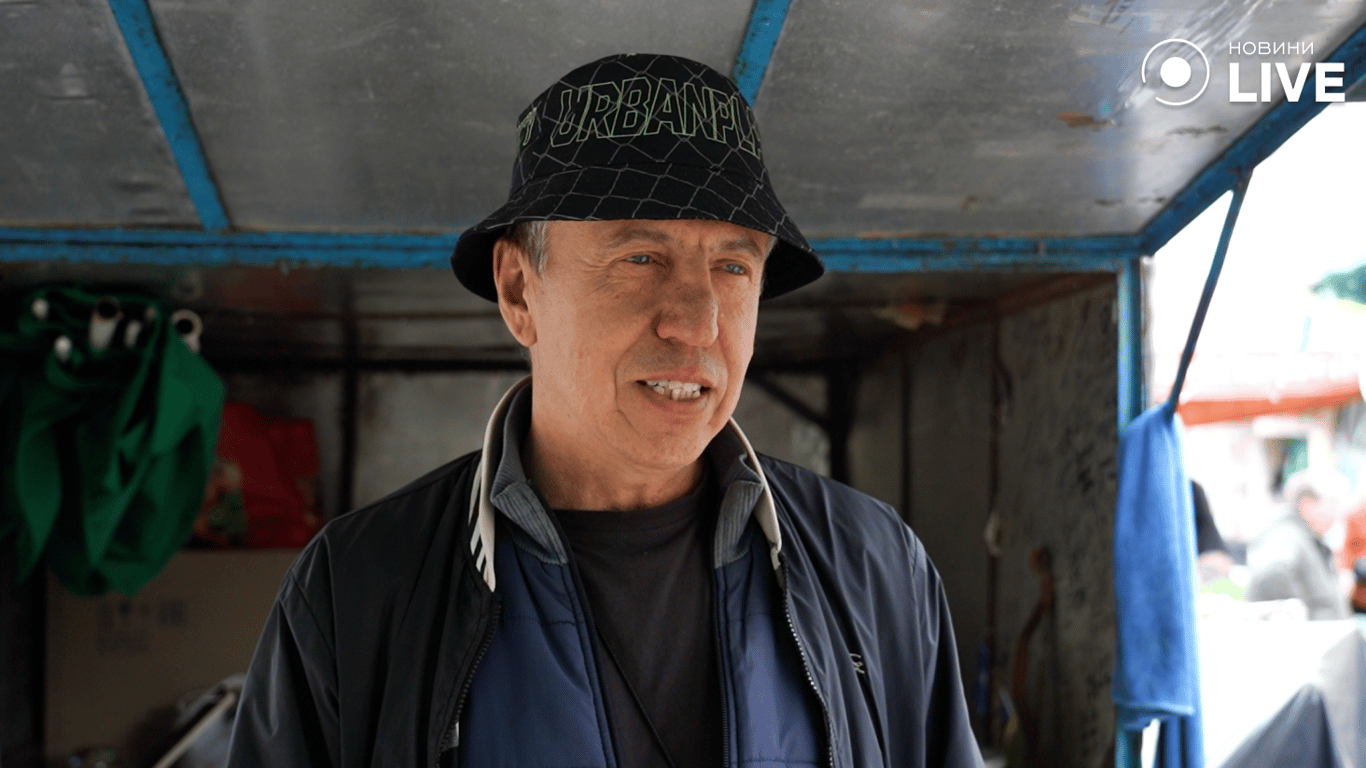 Продавець Анатолій про те як перезимували бджоли