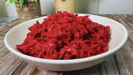 Салат з буряком та смаженою цибулею — можна замість гарніру - 285x160