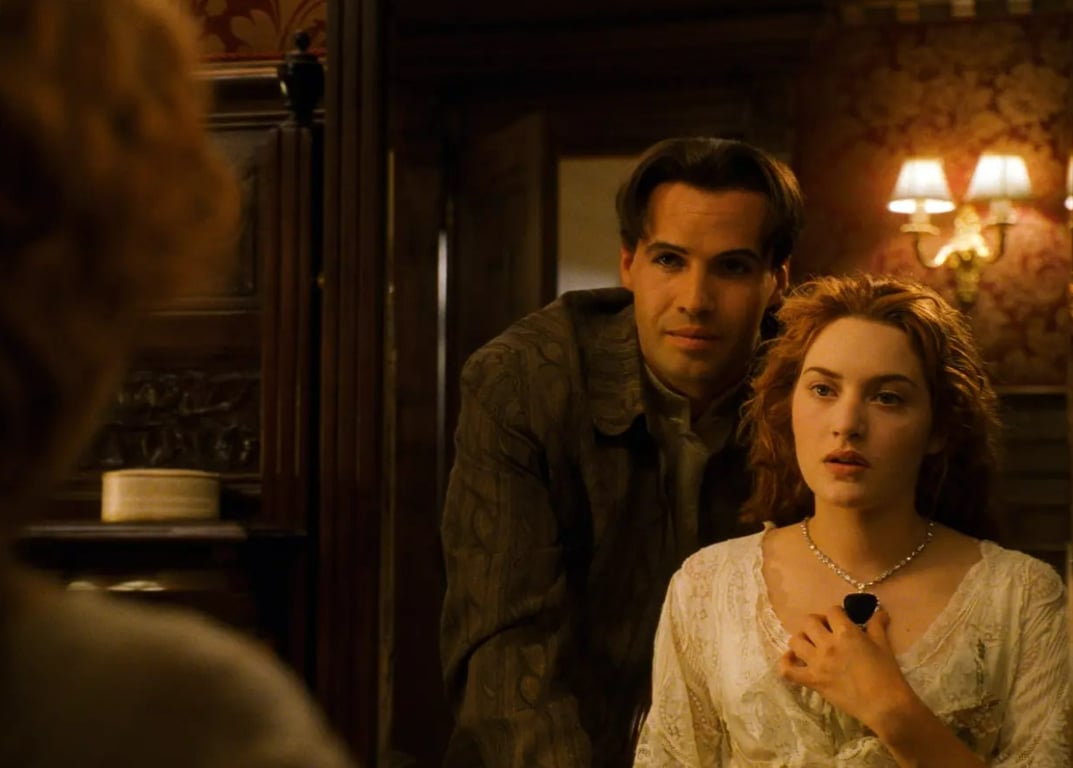 Сэм Смит выступил в легендарном украшении Кейт Уинслет из "Титаника" - фото 1