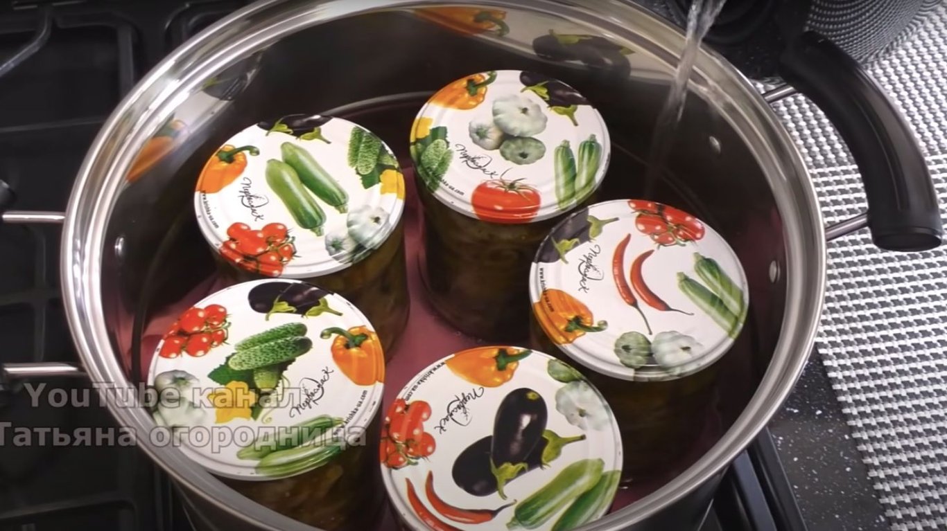 баклажани на зиму та цибулею на зиму