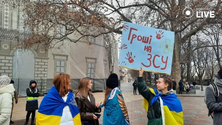 Дрони рятують життя — одесити вийшли на мітинг до стін мерії - 285x160