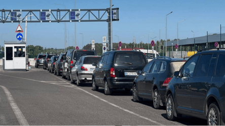 До Молдови не виїхати — яка ситуація на трасі Одеса-Рені - 285x160