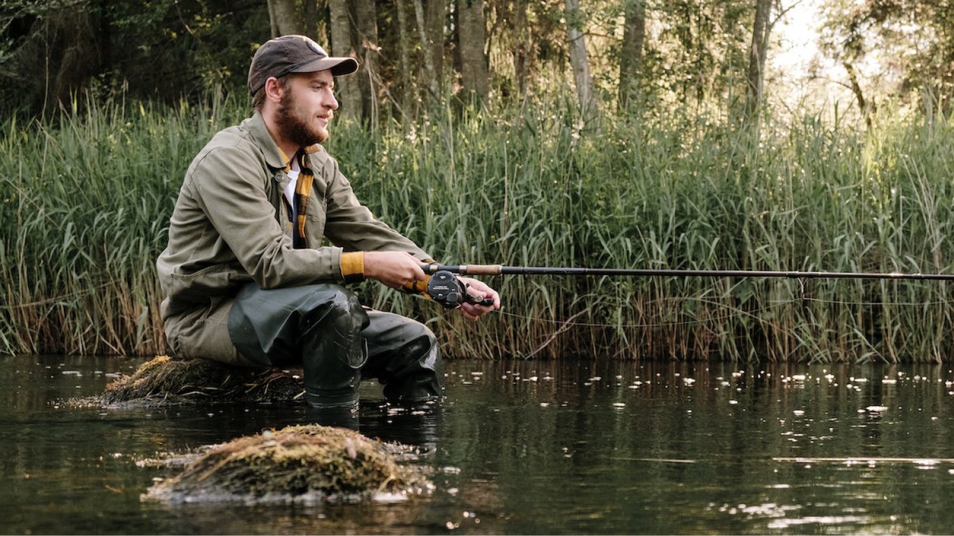 Лунный календарь рыбака на июнь 2024 — когда благоприятные и неблагоприятные дни