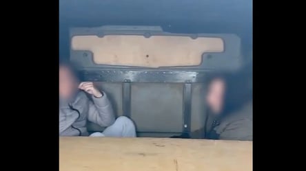 "Спрятались" в обшивке автомобиля — на Одесчине задержали уклонистов - 285x160