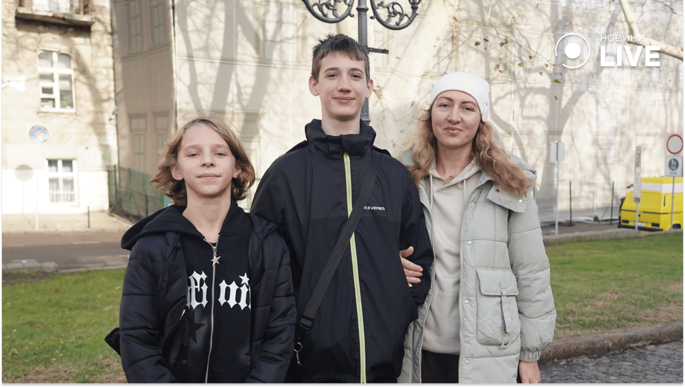 Одесситка Оксана с сыновьями. Фото: Новости.LIVE/ Юлия Браславская