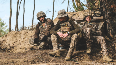 Материальная помощь для военных — кому выплатят 45 000 грн - 285x160