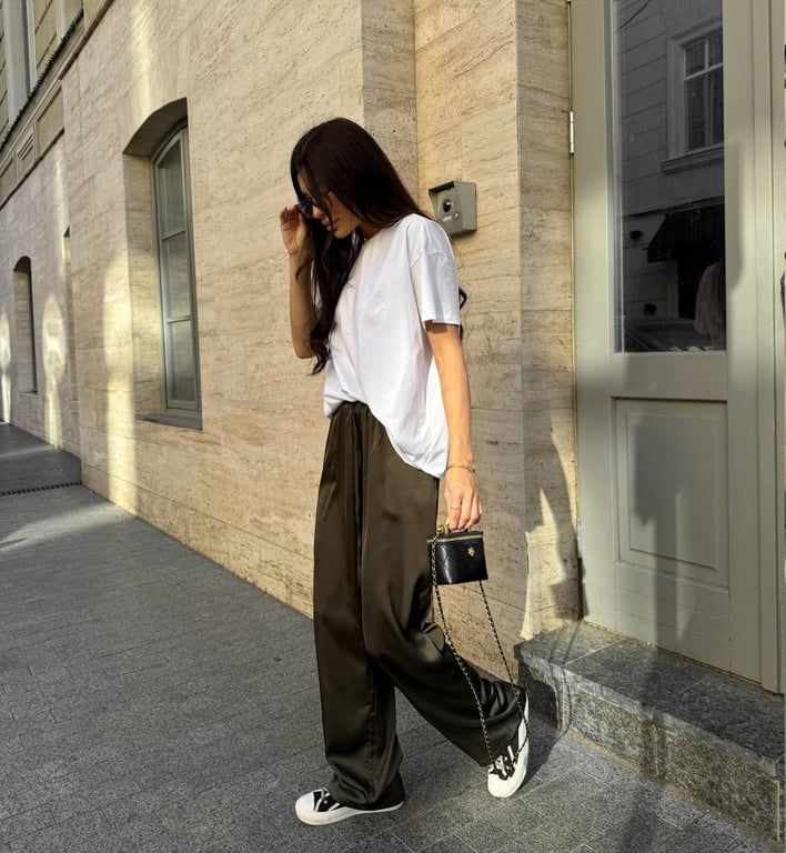 Колись жінкам заборонялось носити штани