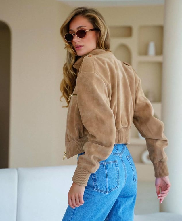 Замша підкорює тренди цього року