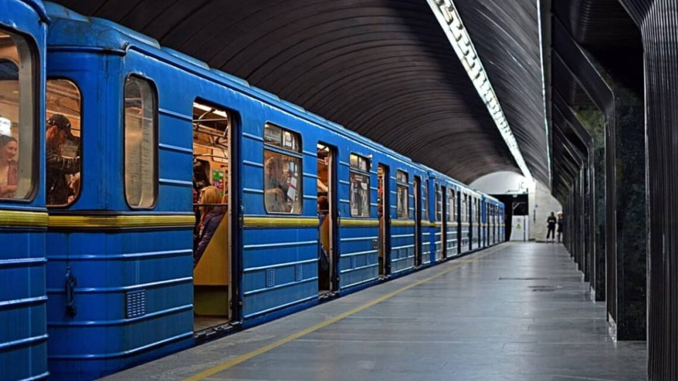 Можно заработать до 38 тыс. грн — в киевском метро разместили вакансии