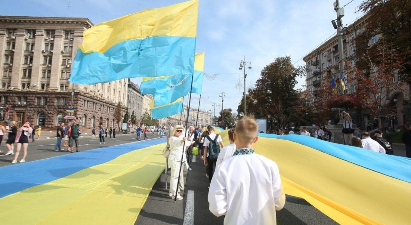 Яке майбутнє чекає на Україну — прогноз таролога