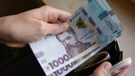 Зарплати вчителів із надбавкою за вислугу років: скільки отримають у жовтні - 285x160