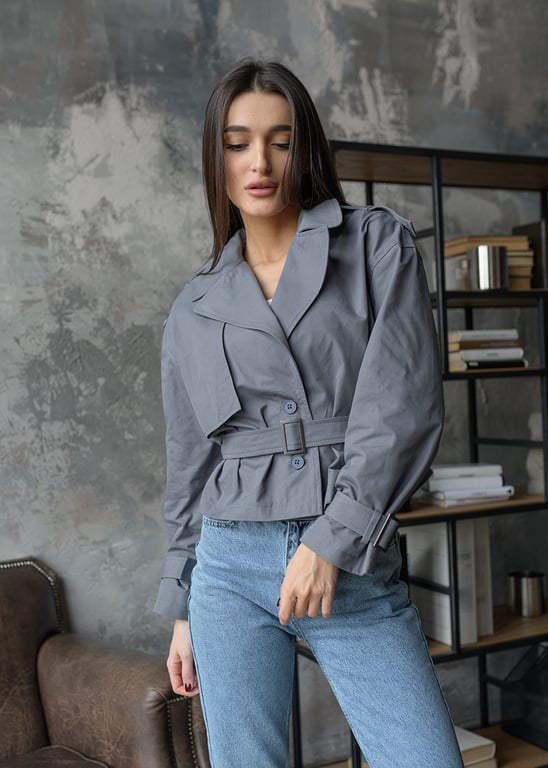 Наймодніший верхній одяг весни 2025 року