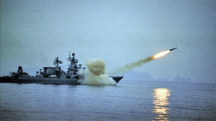 Россия держит в Черном море ракетоноситель с "Калибрами" на борту - 285x160