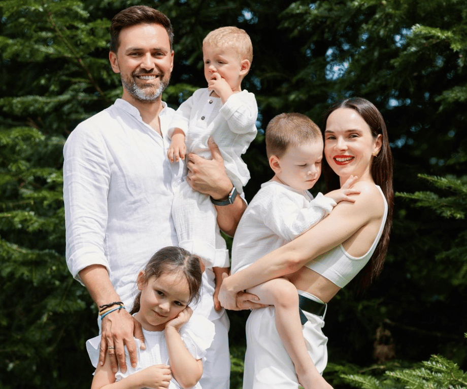 Тимур Мирошниченко со своей семьей