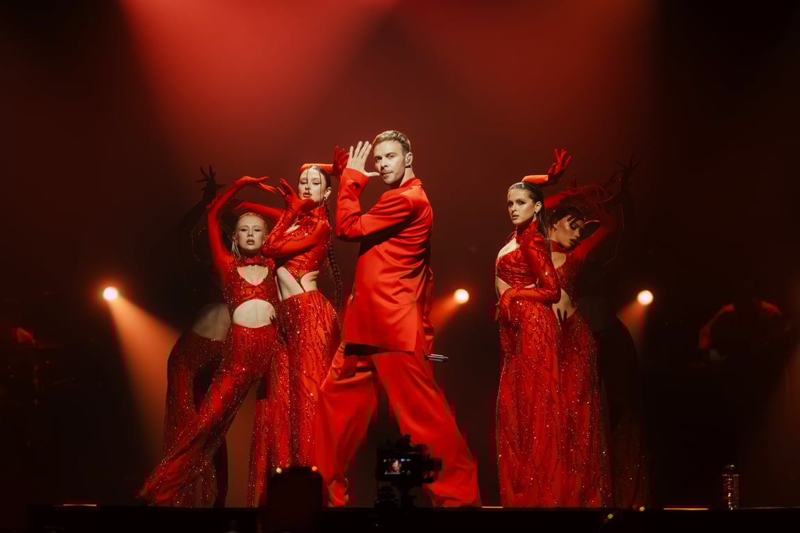 Макс Барских дал концерт во Дворце Спорта