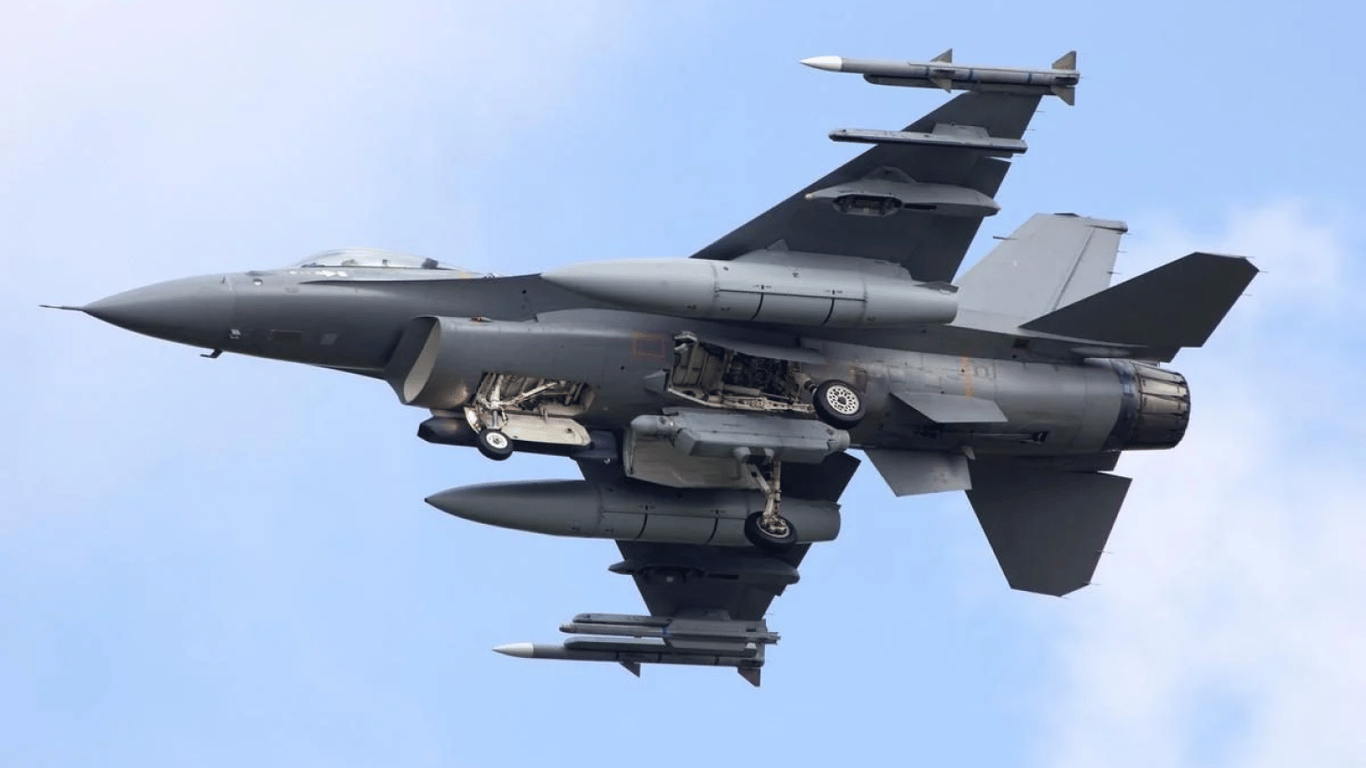 У Польщі підіймали винищувачі F-16 через загрозу російських ракет
