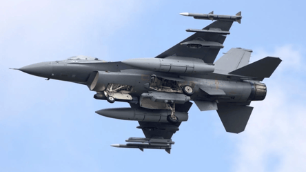 В Польше поднимали истребители F-16 из-за угрозы российских ракет - 285x160