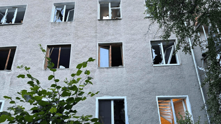 Наслідки нічної ракетної атаки — в Івано-Франківську пошкоджені дві вулиці - 285x160