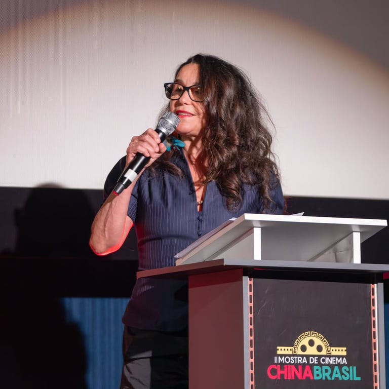 Акторка Луселія Сантуш - фото