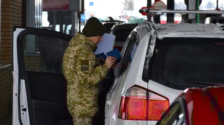 МИД советует избегать поездок в Венгрию из-за угрозы безопасности - 290x160