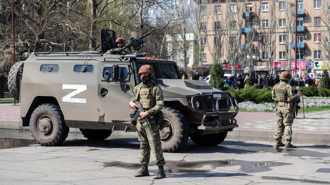 ​​​​​​​Окупанти у Мелітополі почали грабувати навіть бомжів: деталі