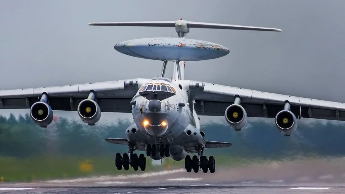 Вибухи у Білорусі: стало відомо, які пошкодження отримав російський літак А-50