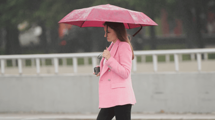 Синоптики предупредили о дождях и грозах в Украине сегодня: где ожидать - 290x166