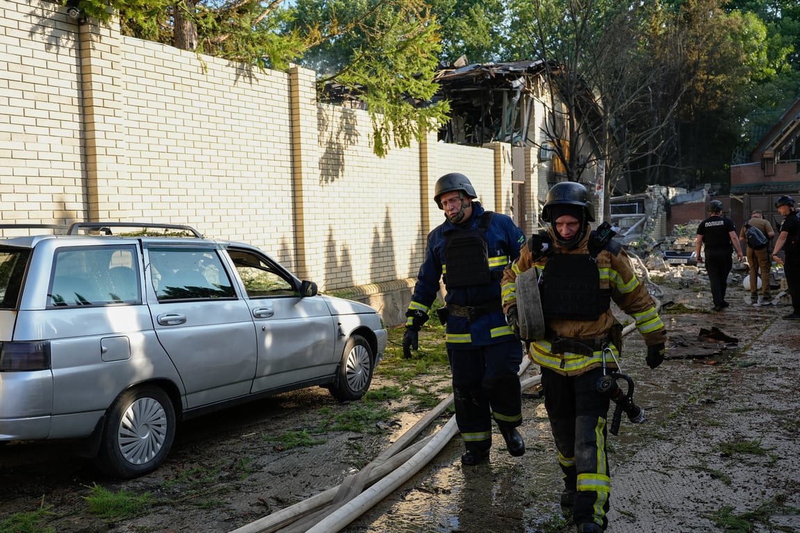 рятувальники у Харкові