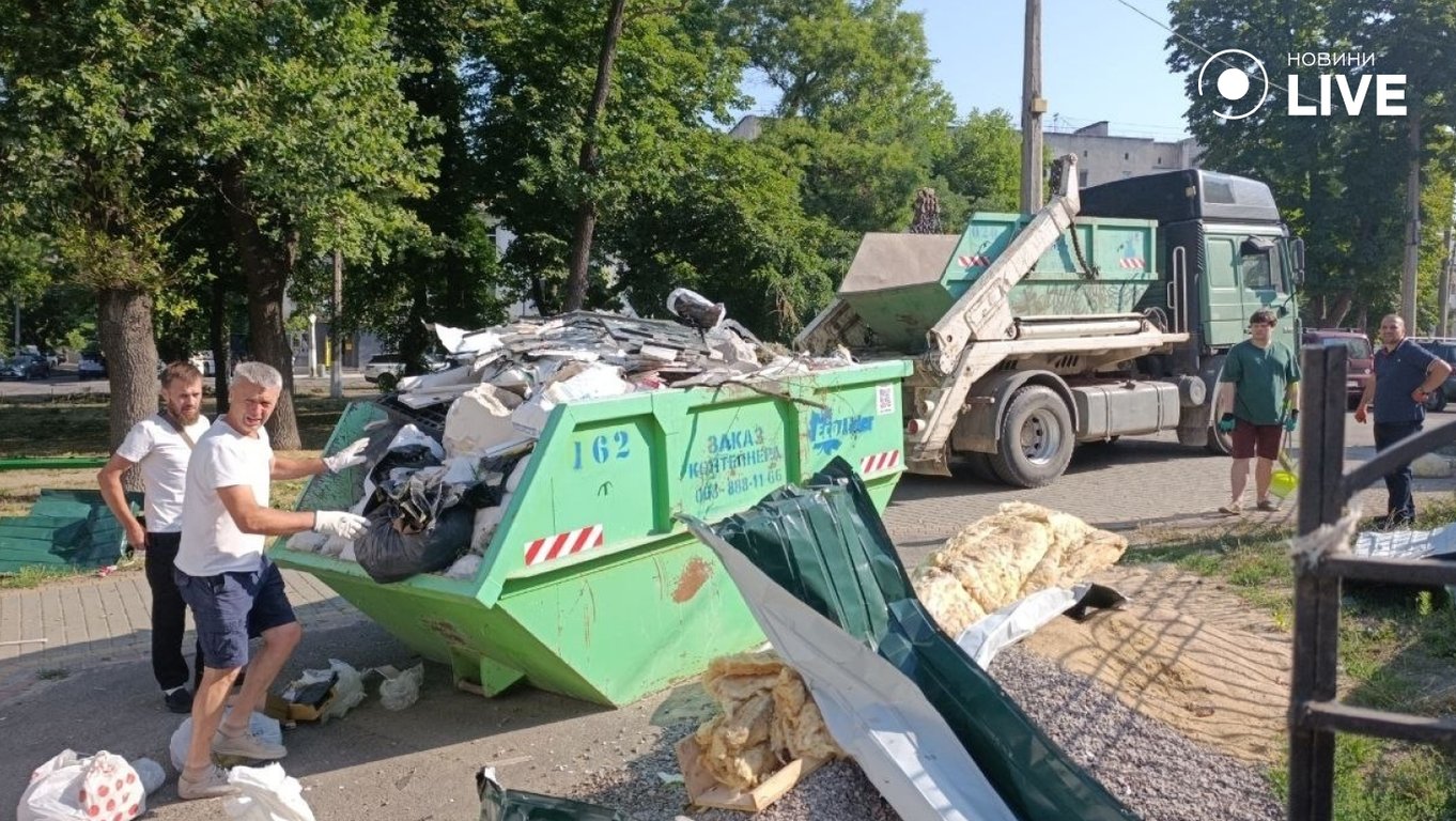 Фото наслідків обстрілу Одеси