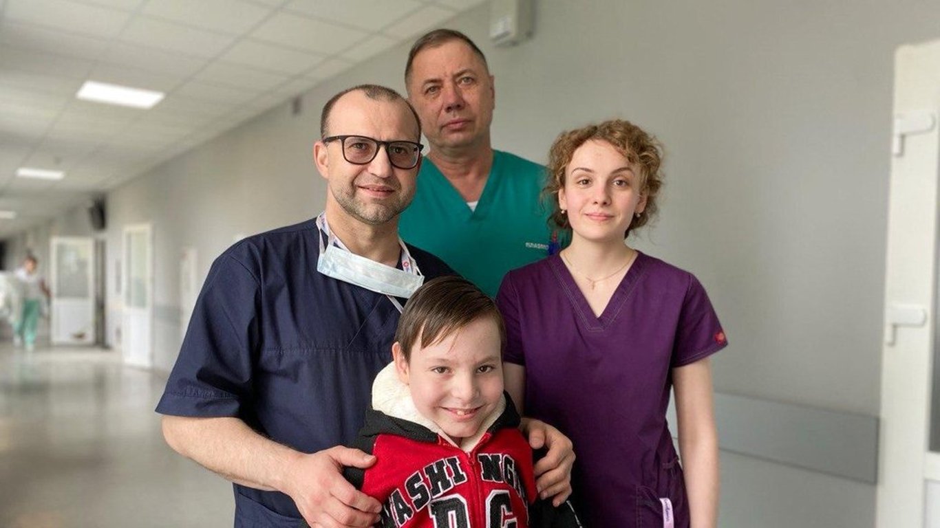 Львовские медики спасли 9-летнего мальчика, который едва дышал