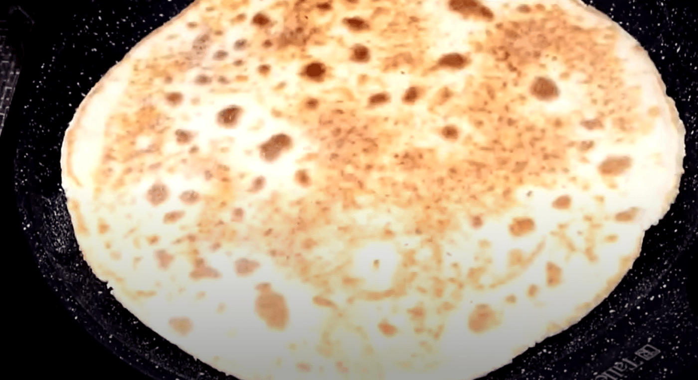 Сметанник на пательні з 3 інгредієнтів - рецепт