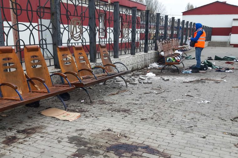 Russian strike on Kramatorsk station