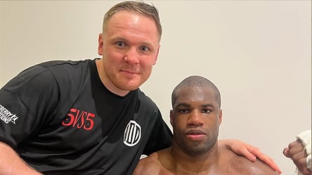 Тренер Дюбуа ушел из команды Даниэля из-за Усика - 285x160