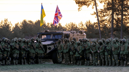 У Британії заявили про ймовірну відправку військ в Україну - 290x166