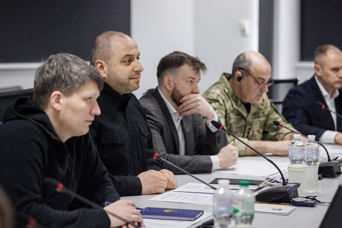 Рустем Умєров і представники Raytheon під час зустрічі в Києві