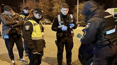 В Києві затримали двох дилерів з десятками кілограмів наркотиків - 285x160
