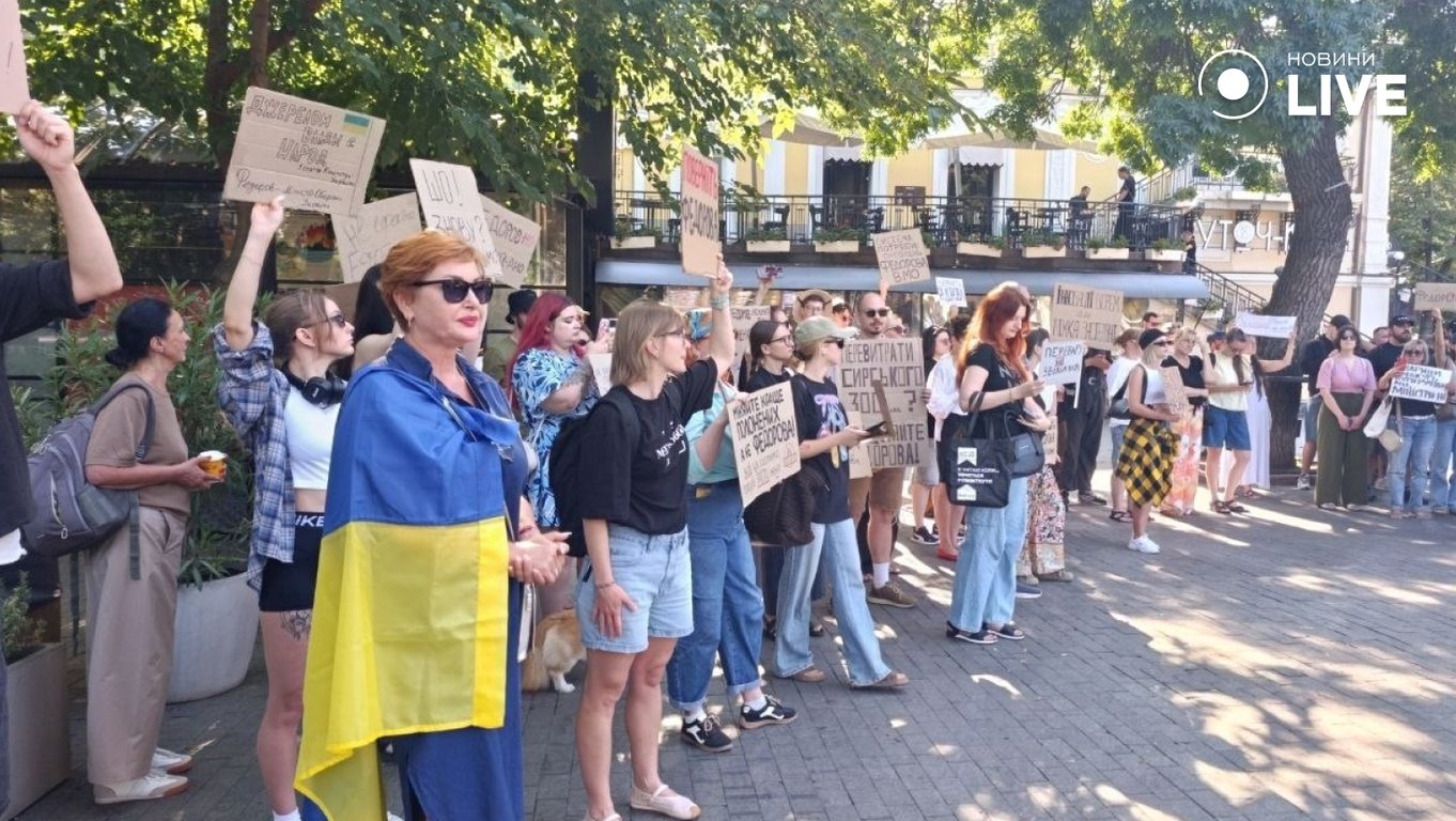 Мітинг в Одесі: підтримали міністра оборони Федорова