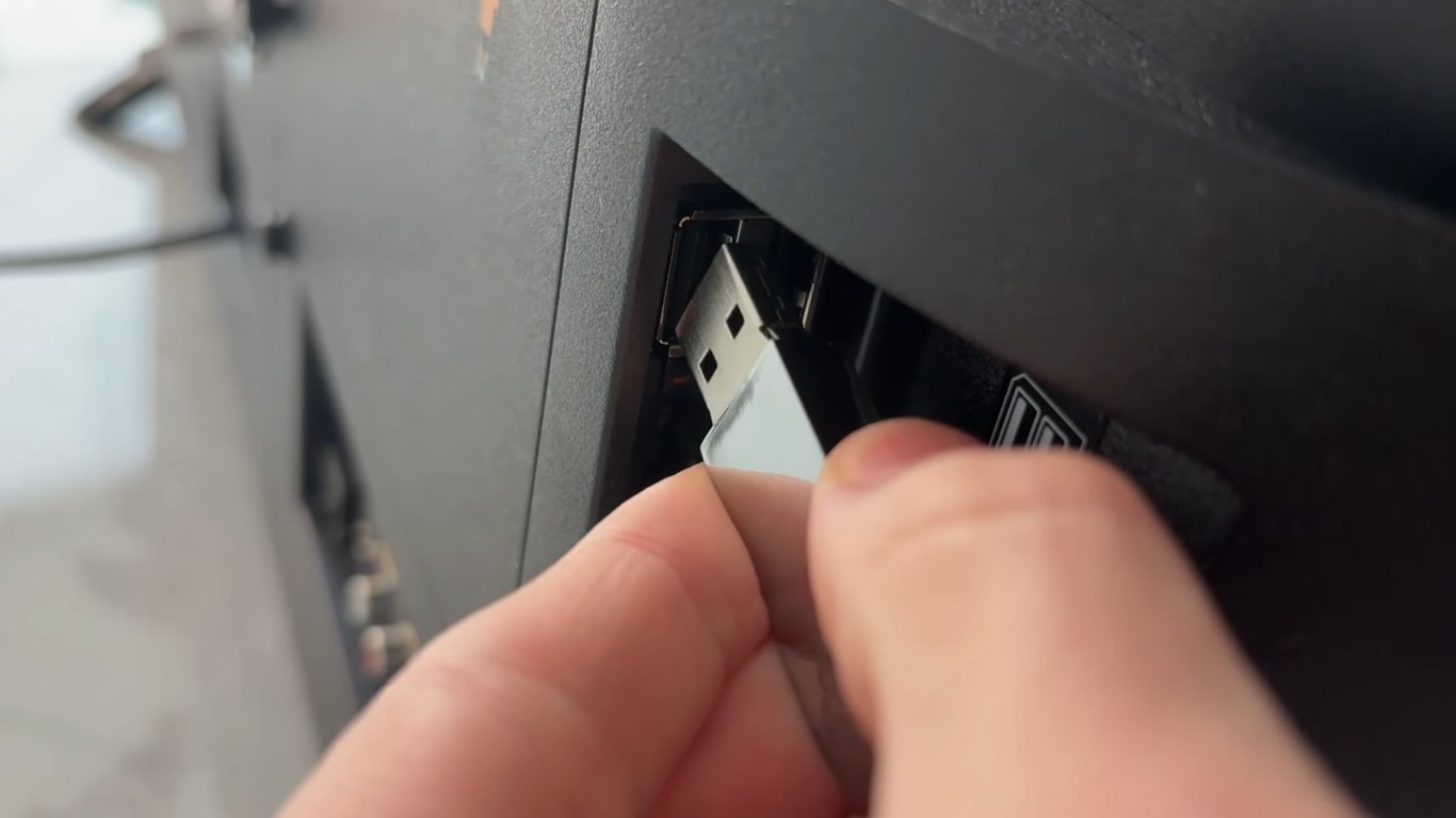 Что можно и нельзя подключать к USB-порту телевизора